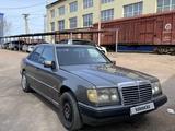 Mercedes-Benz E 220 1993 года за 1 550 000 тг. в Балхаш – фото 2