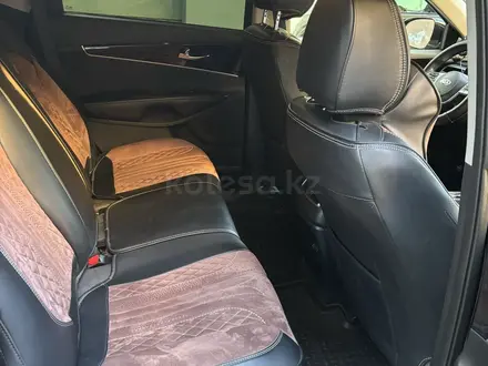 Kia Sorento 2018 года за 11 500 000 тг. в Алматы – фото 13