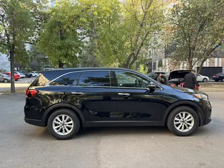 Kia Sorento 2018 года за 11 500 000 тг. в Алматы – фото 5