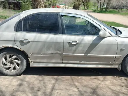 Hyundai Sonata 2002 года за 1 600 000 тг. в Алматы – фото 3