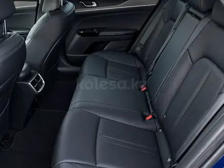 Kia K5 2022 года за 10 500 000 тг. в Алматы – фото 9