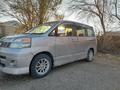 Toyota Voxy 2003 годаүшін4 000 000 тг. в Усть-Каменогорск – фото 2