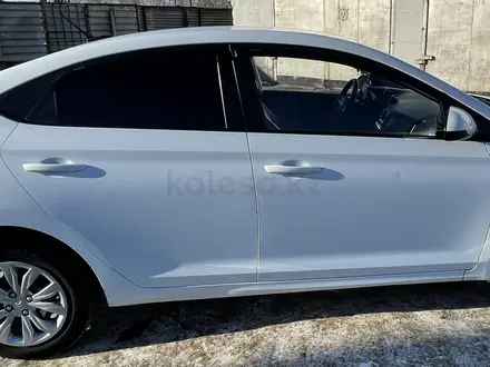 Hyundai Accent 2017 года за 6 500 000 тг. в Уральск – фото 10