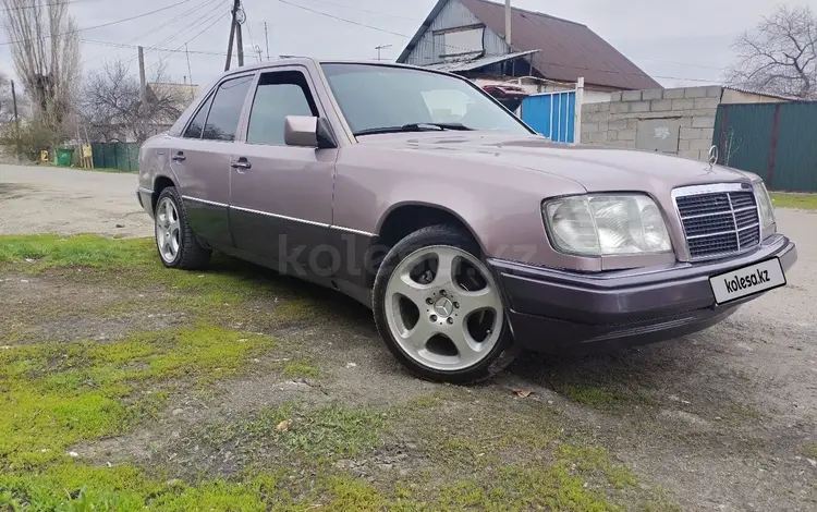 Mercedes-Benz E 220 1993 года за 1 800 000 тг. в Талдыкорган