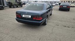 Mercedes-Benz E 240 1999 годаfor2 300 000 тг. в Тараз