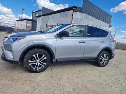 Toyota RAV4 2017 годаүшін9 500 000 тг. в Уральск – фото 2