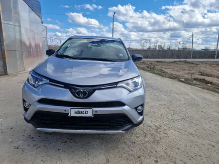 Toyota RAV4 2017 годаүшін9 500 000 тг. в Уральск