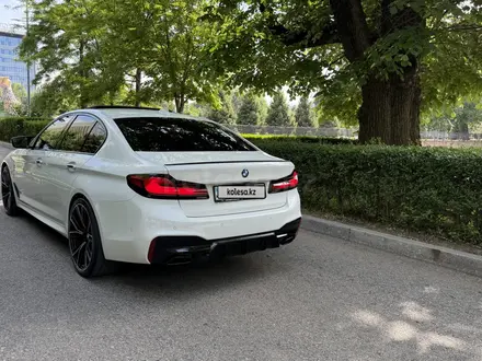 BMW 540 2018 года за 23 500 000 тг. в Алматы – фото 4