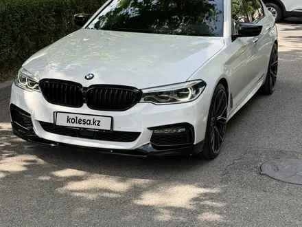 BMW 540 2018 года за 23 500 000 тг. в Алматы – фото 3