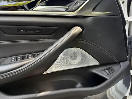 BMW 540 2018 года за 23 500 000 тг. в Алматы – фото 7