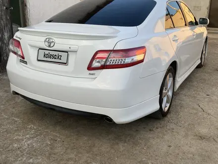 Toyota Camry 2011 года за 4 800 000 тг. в Атырау – фото 2