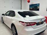 Toyota Camry 2020 года за 11 590 000 тг. в Атырау – фото 4