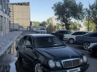 Mercedes-Benz E 280