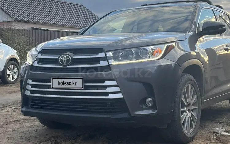 Toyota Highlander 2018 годаfor11 300 000 тг. в Уральск