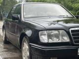 Mercedes-Benz E 220 1993 годаүшін2 000 000 тг. в Актобе – фото 2