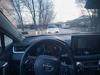 Toyota RAV4 2021 года за 16 000 000 тг. в Атырау