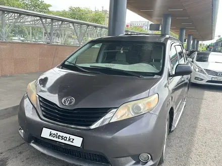 Toyota Sienna 2010 года за 8 500 000 тг. в Алматы – фото 2