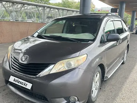 Toyota Sienna 2010 года за 8 500 000 тг. в Алматы