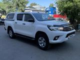 Toyota Hilux 2018 года за 14 700 000 тг. в Алматы – фото 2