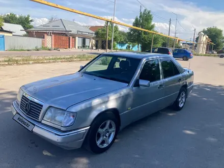 Mercedes-Benz E 320 1993 года за 1 900 000 тг. в Алматы – фото 2