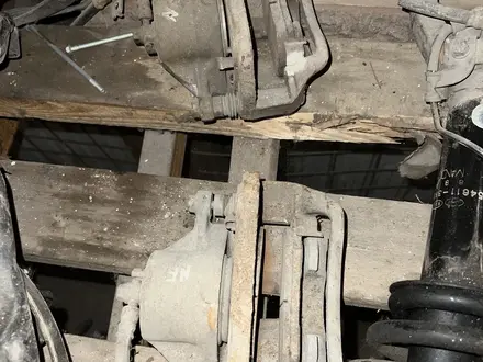 Стойки передние в сборе, тормозной Супорт за 30 000 тг. в Астана – фото 2