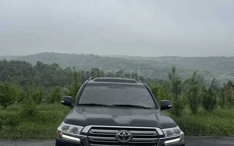 Toyota Land Cruiser 2017 года за 33 000 000 тг. в Алматы