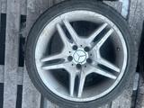 Разноширокие R18 AMG Double spoke Mercedes-Benzүшін300 000 тг. в Караганда – фото 2