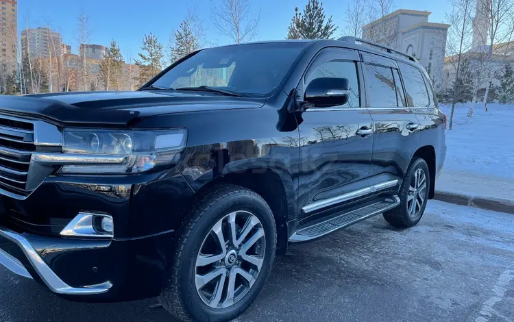 Toyota Land Cruiser 2018 года за 40 200 000 тг. в Астана