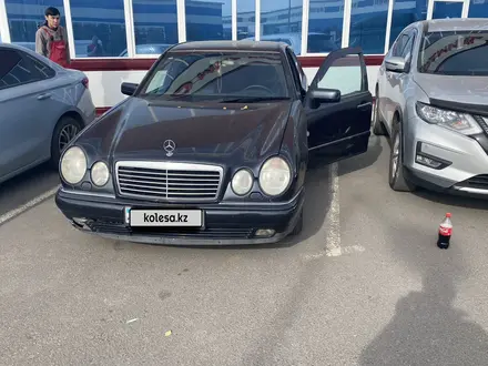 Mercedes-Benz E 280 1996 года за 2 500 000 тг. в Астана