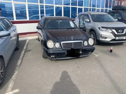 Mercedes-Benz E 280 1996 года за 2 500 000 тг. в Астана – фото 2