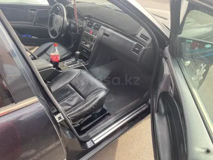 Mercedes-Benz E 280 1996 года за 2 500 000 тг. в Астана – фото 3