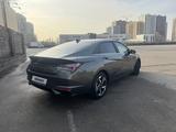 Hyundai Elantra 2022 года за 10 800 000 тг. в Алматы – фото 2