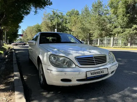 Mercedes-Benz S 320 2002 года за 3 300 000 тг. в Талдыкорган – фото 22