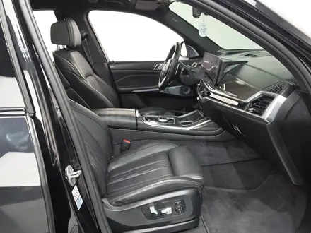 BMW X7 M60i 2023 года за 55 000 000 тг. в Алматы – фото 10