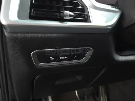 BMW X7 M60i 2023 года за 55 000 000 тг. в Алматы – фото 18