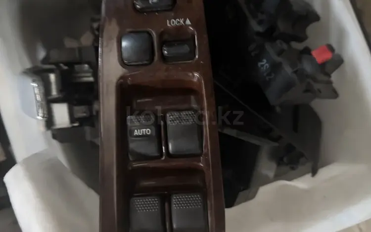 Пульт, кнопки, блок управление стеклоподъемниками Субару за 35 000 тг. в Караганда