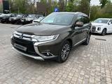 Mitsubishi Outlander 2015 года за 10 100 000 тг. в Алматы – фото 3