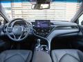 Toyota Camry Luxe 2023 года за 17 990 000 тг. в Алматы – фото 12