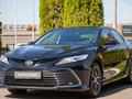 Toyota Camry Luxe 2023 года за 17 990 000 тг. в Алматы – фото 2