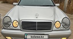 Mercedes-Benz E 320 1998 годаүшін4 200 000 тг. в Уральск – фото 2