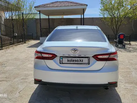 Toyota Camry 2018 года за 15 800 000 тг. в Жанаозен – фото 3