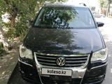 Volkswagen Touran 2004 годаfor2 500 000 тг. в Алматы – фото 4