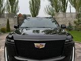 Cadillac Escalade 2022 года за 75 000 000 тг. в Алматы – фото 2