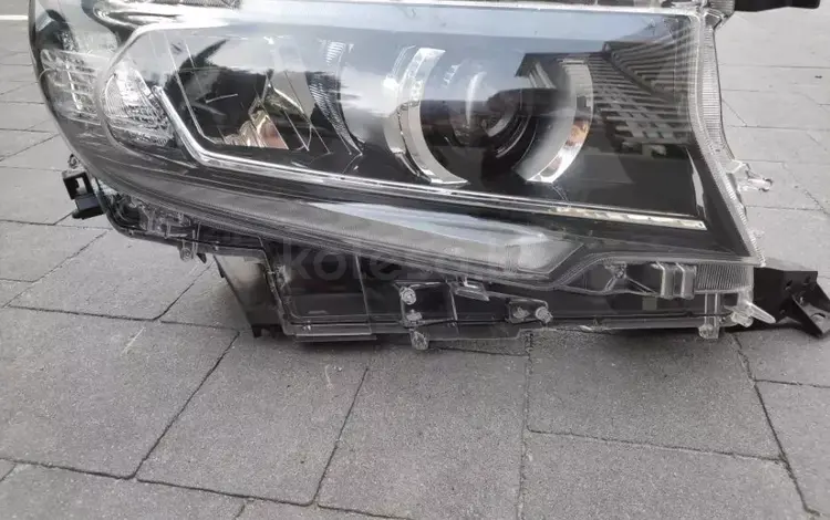Фара правая Toyota Land Cruiser Prado 150 за 300 000 тг. в Костанай