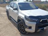 Toyota Hilux 2023 годаfor22 600 000 тг. в Актобе