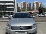 Volkswagen Passat 2014 года за 4 700 000 тг. в Алматы – фото 2