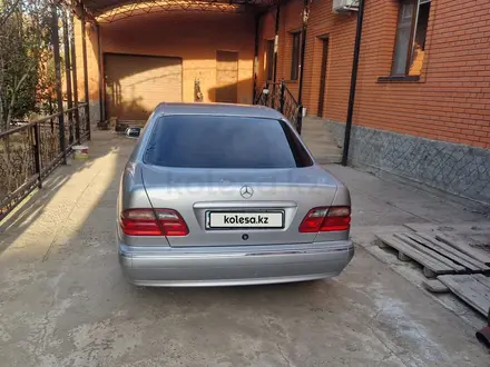 Mercedes-Benz E 240 2001 года за 5 200 000 тг. в Кызылорда – фото 2