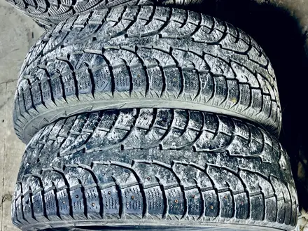 2 шины Hankook шипы (Корея) 235/65/17 каждая за 29 990 тг. в Астана