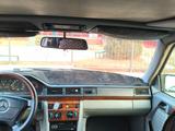 Mercedes-Benz E 220 1994 года за 1 650 000 тг. в Алматы