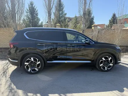 Hyundai Santa Fe 2023 года за 17 700 000 тг. в Караганда – фото 3